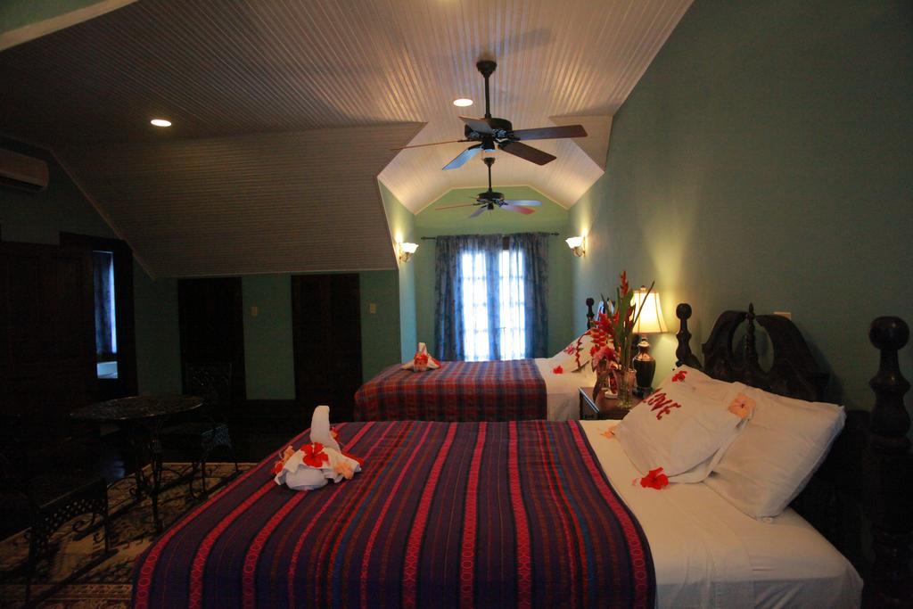 Mahogany Hall Luxury Boutique Resort San Ignacio Εξωτερικό φωτογραφία