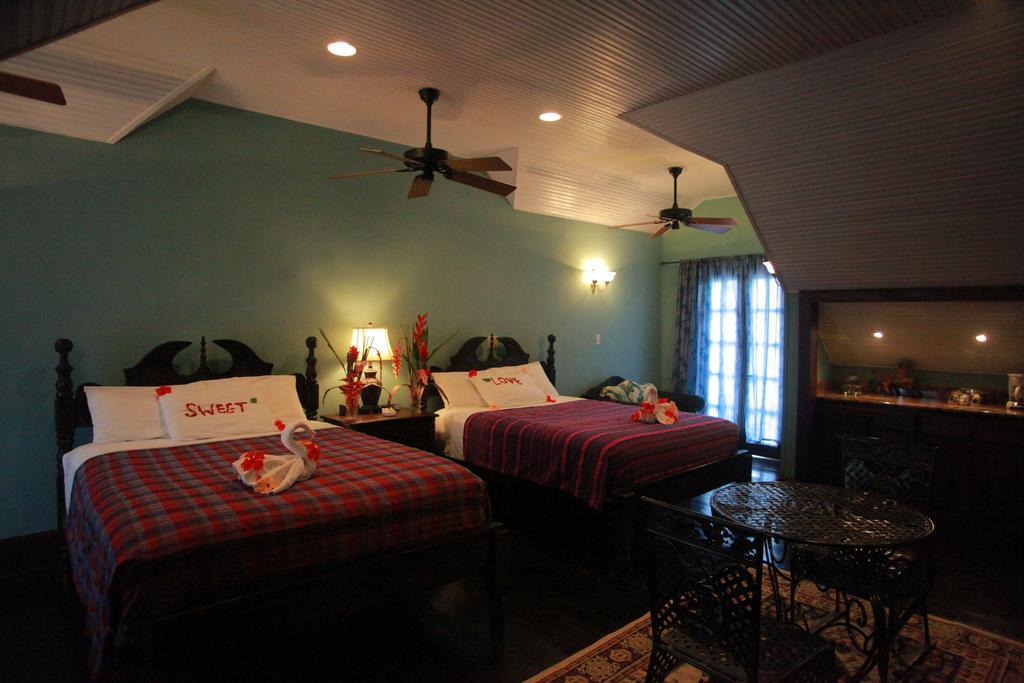 Mahogany Hall Luxury Boutique Resort San Ignacio Εξωτερικό φωτογραφία