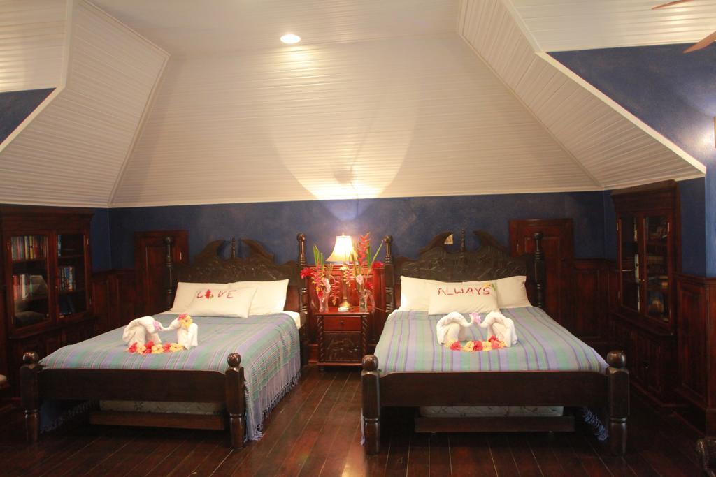 Mahogany Hall Luxury Boutique Resort San Ignacio Εξωτερικό φωτογραφία