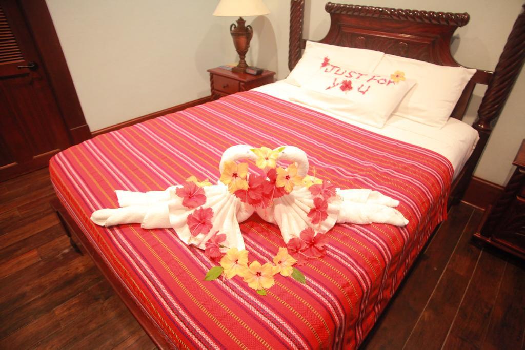Mahogany Hall Luxury Boutique Resort San Ignacio Εξωτερικό φωτογραφία