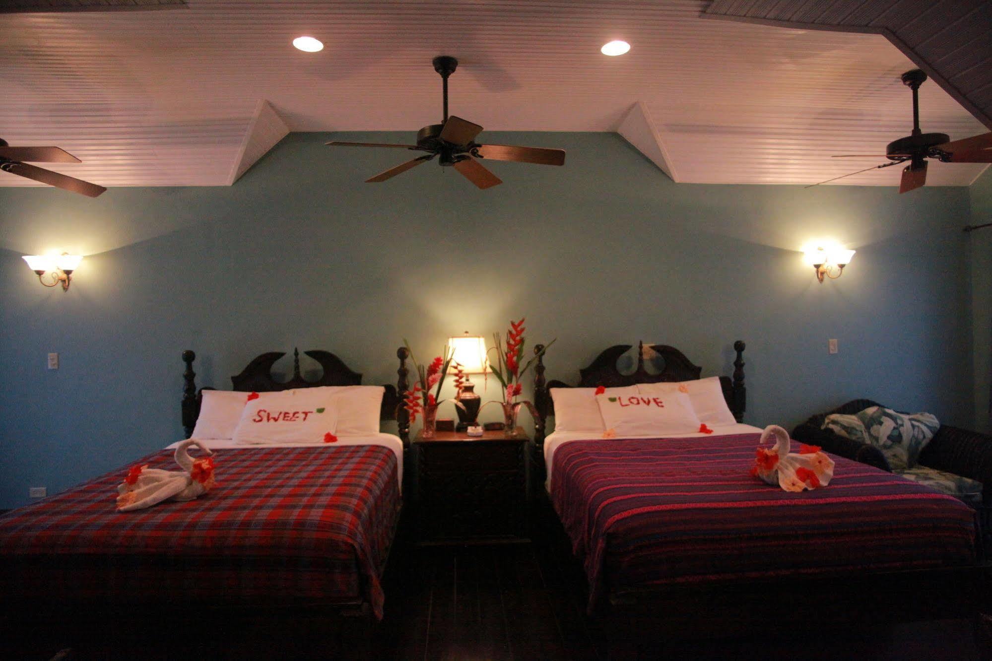 Mahogany Hall Luxury Boutique Resort San Ignacio Εξωτερικό φωτογραφία